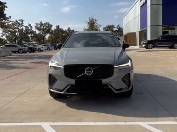 Volvo XC60 II Crossover Plug-in Facelifting 2025 2.0 T8 Plug-in hybrid 455KM 2026 VOLVO XC60 T8 Plug-In Hybrid AWD Ultra Dark Suv 2.0 (455KM) 2026, zdjęcie 2