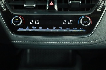 Toyota Corolla XII TS Kombi 1.2 Turbo D-4T 116KM 2021 Toyota Corolla 1.2 Turbo, Salon Polska, zdjęcie 9