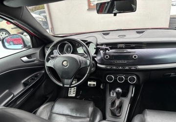 Alfa Romeo Giulietta Nuova II Hatchback 5d 2.0 JTD 16v 170KM 2012 Alfa Romeo Giulietta 2012 r. 2.0 Diesel 170KM, zdjęcie 15