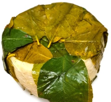 Ser kozi w Liściach Cytryny delikatny smak 100g Caprino Smaki Sycylii