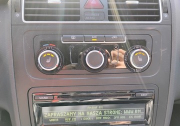 Volkswagen Touran II 1.6 TDI 105KM 2012 Volkswagen Touran 2012r, 1.6 TDI. Lekko przetarte boki. Jezdzi. 1.6 Diesel, zdjęcie 15