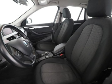 BMW X1 F48 Crossover xDrive18d 150KM 2017 BMW X1 2.0d Automat xDrive Advantage Klimatronik, zdjęcie 12