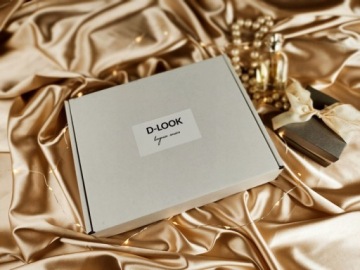 Сексуальный чувственный женский прозрачный боди-комбинезон с цирконами и глубоким вырезом