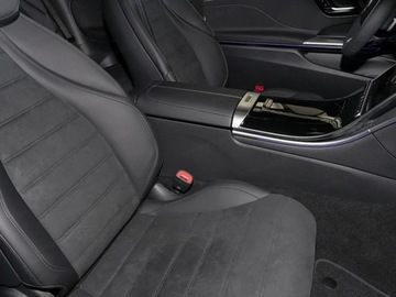 Mercedes CLE Coupe 2.0 300 258KM 2025 MERCEDES-BENZ CLE 300 4-Matic AMG Line 2.0 (258KM) 2025, zdjęcie 3