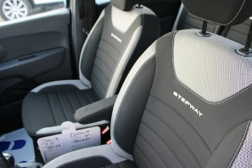 Dacia Lodgy Minivan Facelifting 1.5 Blue dCi 115KM 2022 Dacia Lodgy Stepway Comfort Blue dCi 115 7-os, zdjęcie 20