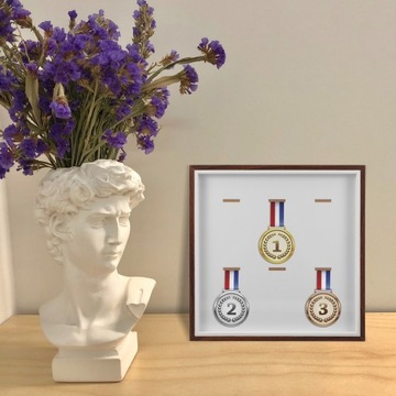 Подставка для медалей для хранения на полке