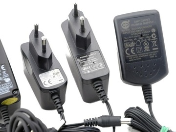 ZASILACZ DC WTYCZKOWY 9V 0.5A - 1A MIX