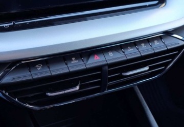 Skoda Octavia IV Liftback 1.5 TSI EVO 150KM 2023 Skoda Octavia Czarna Perla - Sportowe fotele - Top LED Matrix - ACC 210 km, zdjęcie 17