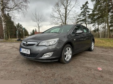 Opel Astra J Hatchback 5d 1.4 Turbo ECOTEC 140KM 2011 Opel Astra 1.4 Turbo Active 140KM 2011r