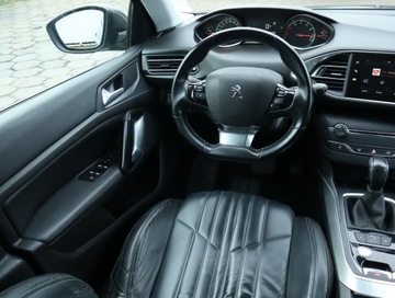 Peugeot 308 II Hatchback Facelifting 1.2 PureTech 130KM 2018 Peugeot 308 1.2 PureTech, Automat, Skóra, Navi, zdjęcie 6