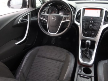 Opel Astra J GTC 1.4 Turbo ECOTEC 120KM 2014 Opel Astra 1.4 T, Serwis ASO, Skóra, Klima, zdjęcie 6