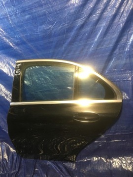 C TŘÍDA W205 SEDAN DVEŘE LEVÉ ZADNÍ KPL 040