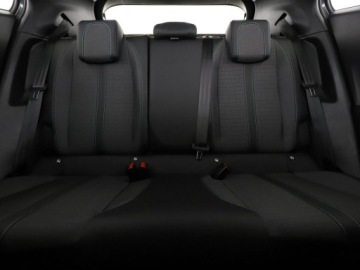 Peugeot 2008 II SUV 1.2 PureTech 100KM 2022 Peugeot 2008 klima auto kamera i czujniki, zdjęcie 17