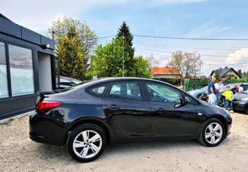 Opel Astra J Sedan 1.4 Turbo ECOTEC 140KM 2013 Opel Astra BENZYNA nawigacja SEDAN super okazja POLECAMY 1.4, zdjęcie 12