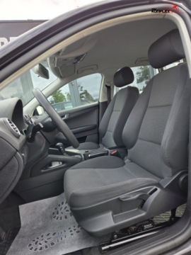 Audi A3 8P Hatchback 3d 1.6 102KM 2006 Audi A3 Sportback 1.6 Benzyna 102KM Automat Klimatronic Zadbany 1.6 Benzyna, zdjęcie 7