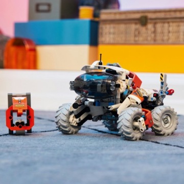 LEGO TECHNIC Космическое зарядное устройство LT78 42178
