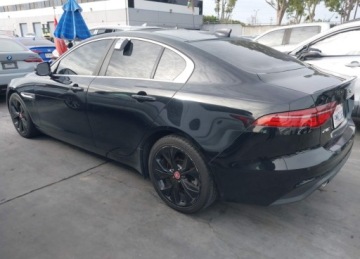 Jaguar XE Sedan Facelifting 2.0 i4P 250KM 2020 Jaguar XE JAGUAR XE S RWD AUTOMATIC 2.0 Benzyna 250KM, zdjęcie 4