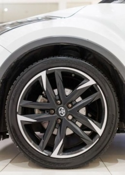 Toyota C-HR I Crossover Facelifting 2.0 Hybrid Dynamic Force 184KM 2023 Toyota C-HR 2.0 Hybrid GR Sport 2.0 Hybryda 184KM, zdjęcie 19