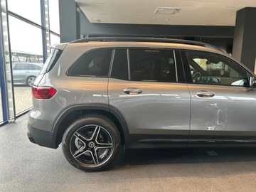 Mercedes GLB SUV 2.0 200d 150KM 2025 MERCEDES-BENZ GLB 200 d 4-Matic AMG Line 2.0 (150KM) 2025, zdjęcie 3