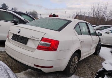 Skoda Octavia III Liftback Facelifting 1.5 TSI ACT 150KM 2019 Skoda Octavia 2019r, 1.5 Benzyna. SALON POLSKA. Uszkodzony prawy przod. Pa, zdjęcie 2