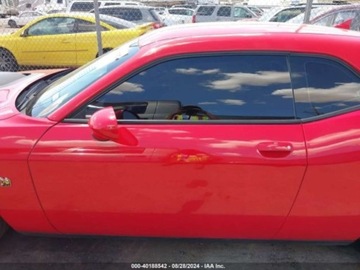 Dodge Challenger III 2016 Dodge Challenger Scat Pack 2016 6.4l 6.4 Benzyna 485KM, zdjęcie 5