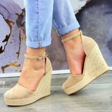 БЕЖЕВЫЕ ЖЕНСКИЕ САНДАЛИИ НА ТАНКЕТКЕ