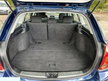 Toyota Avensis II Kombi 2.0 VVT-i 147KM 2006 Toyota Avensis 2.0 VVT-i Combi Executive 147KM 2006r, zdjęcie 18