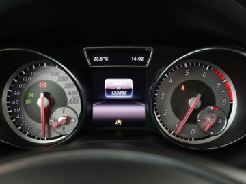 Mercedes GLA I Off-roader 1.6 200 156KM 2015 Mercedes GLA 200 klima navi grzane fotele czujniki, zdjęcie 21