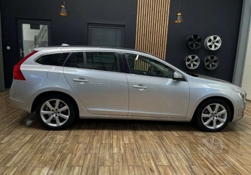 Volvo V60 I Kombi Facelifting 2.0 D4 DRIVE-E 190KM 2016 Volvo V60 D4 190KM BEZWYPADKOWY automat gwarancja 2.0 Diesel, zdjęcie 5