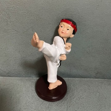 Украшение из смолы для мальчика тхэквондо