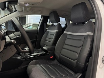 Citroen C4 III SUV 1.2 PureTech 130KM 2022 Citroen C4 Shine / HUD / Nawigacja / Kamera / CarP, zdjęcie 8