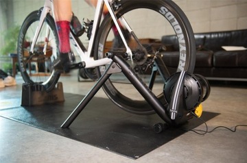 ЗВУЧАЮЩИЙ КОВРИК ПОРОЕННЫЙ РЕЗИНОВЫЙ ДЛЯ ТРЕНАЖЕРА SARIS ELITE TACX WAHOO ZWIFT TRAINER