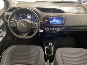 Toyota Yaris III Hatchback 5d Facelifting 2017 1.5 Dual VVT-iE 111KM 2017 Toyota Yaris 1,5-Dual-VVT-iE III (2011-2019) Toyot, zdjęcie 11