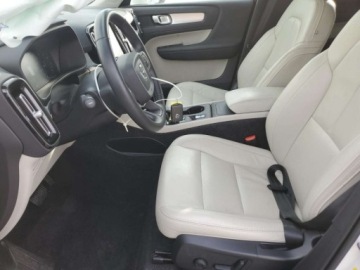 Volvo XC40 2022 Volvo XC 40 Volvo XC40 T5 AWD Momentum z 2022 roku , od firmy ubezpieczeni, zdjęcie 7