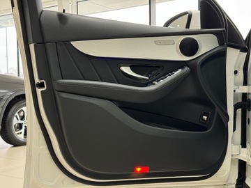 Mercedes GLC C253 SUV Facelifting 2.0 200d 163KM 2022 Mercedes-Benz GLC 200 4-Matic AMG Line / 1 właścic, zdjęcie 10