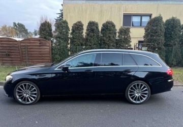 Mercedes Klasa E W213 Kombi Facelifting 2.0 E200 197KM 2022 Mercedes-Benz Klasa E Mercedes E-200 4-Matic kombi bezwypadkowy Fak VAT 2.0