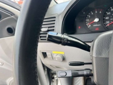 Kia Sorento I 2.5 CRDi 140KM 2005 Kia Sorento 4x4 Klimatyzacja Skory Parktronic El.Szyby El.Lusterka Tempoma, zdjęcie 17