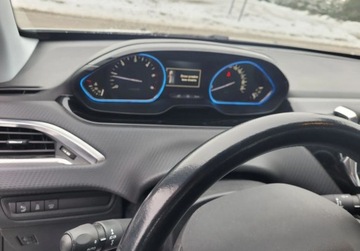 Peugeot 2008 I SUV Facelifting 1.6 BlueHDi 120KM 2017 Peugeot 2008 Sprowadzony Ubezpieczony Zarejestrowany Dodatkowy komplet opon, zdjęcie 8