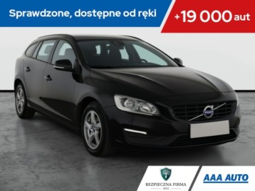 Volvo V60 I Kombi Facelifting 2.0 D3 DRIVE-E 150KM 2018 Volvo V60 D3 2.0, Klima, Klimatronic, Tempomat