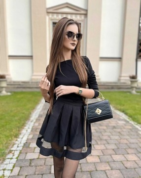 SPÓDNICZKA czarna ROZKLOSZOWANA z TIULEM M