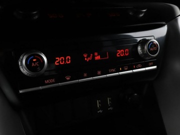 Mitsubishi Eclipse Cross SUV PHEV 2.4 188KM 2021 Mitsubishi Eclipse Cross PHEV 4x4 full LED navi, zdjęcie 25