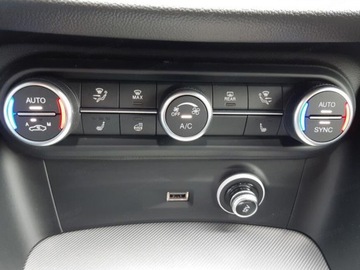 Alfa Romeo Stelvio SUV Facelifting 2023 2.0 GME Turbo 280KM 2025 ALFA ROMEO Stelvio Veloce Q4 Suv 2.0 (280KM) 2025, zdjęcie 7