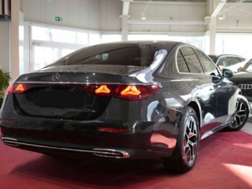 Mercedes Klasa E W214 Sedan 2.0 220d 197KM 2025 E Klasa 220 d Avantgarde 2.0 (197KM) 2025, zdjęcie 3