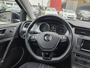 Volkswagen Golf VII Hatchback 3d 1.4 TSI BlueMotion Technology 125KM 2015 Volkswagen Golf 1,4 benzyna 125KM nawigacja kamera, zdjęcie 17