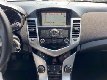 Chevrolet Cruze Sedan 2.0 VCDI 16V DOHC 163KM 2012 Chevrolet Cruze NAWIGACJA PARKTRONIC TYL TEMPOMAT NOWE TARCZE SWIECE KOMPL, zdjęcie 10