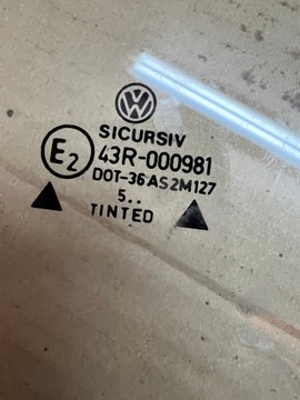 SKLO (OKNO) DVEŘE PRAVÝ PŘEDNÍ PASSAT B4 93-97