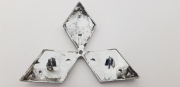 MITSUBISHI COLT 2004-2009 ZNAKY ZNAK PŘEDNÍ