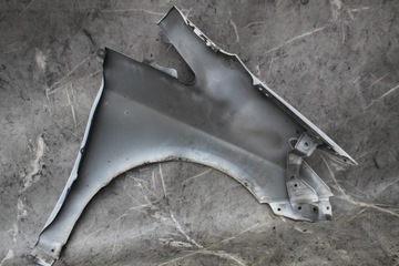 BLATNÍK LEVÝ PŘEDNÍ TOYOTA PRIUS III BÍLÝ ORIG. LAK