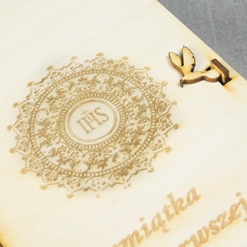 ДЕРЕВЯННАЯ КОРОБКА ПРИЧАСТНИЧЕСКИЕ СУВЕНИРЫ И СВЯТОЕ ПРИЧАСТИЕ