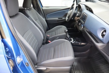 Toyota Yaris III Hatchback 5d Facelifting 2017 1.5 Dual VVT-iE 111KM 2019 Toyota Yaris 1.5 Dual VVT-i, Salon Polska, Klima, zdjęcie 8